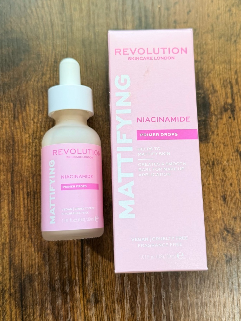 Revolution Niacinamide Mattifying Primer Drops - Powder Pink